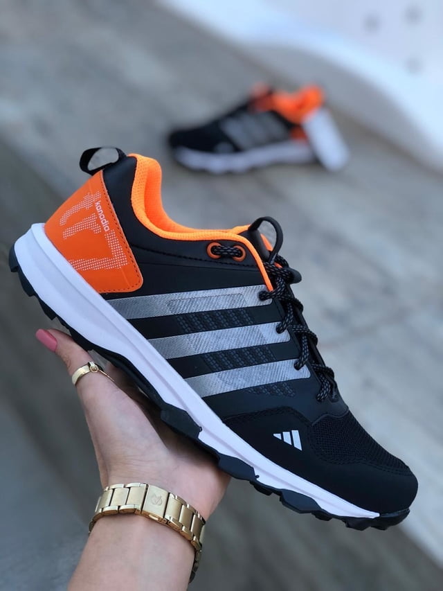 tenis adidas preto e laranja