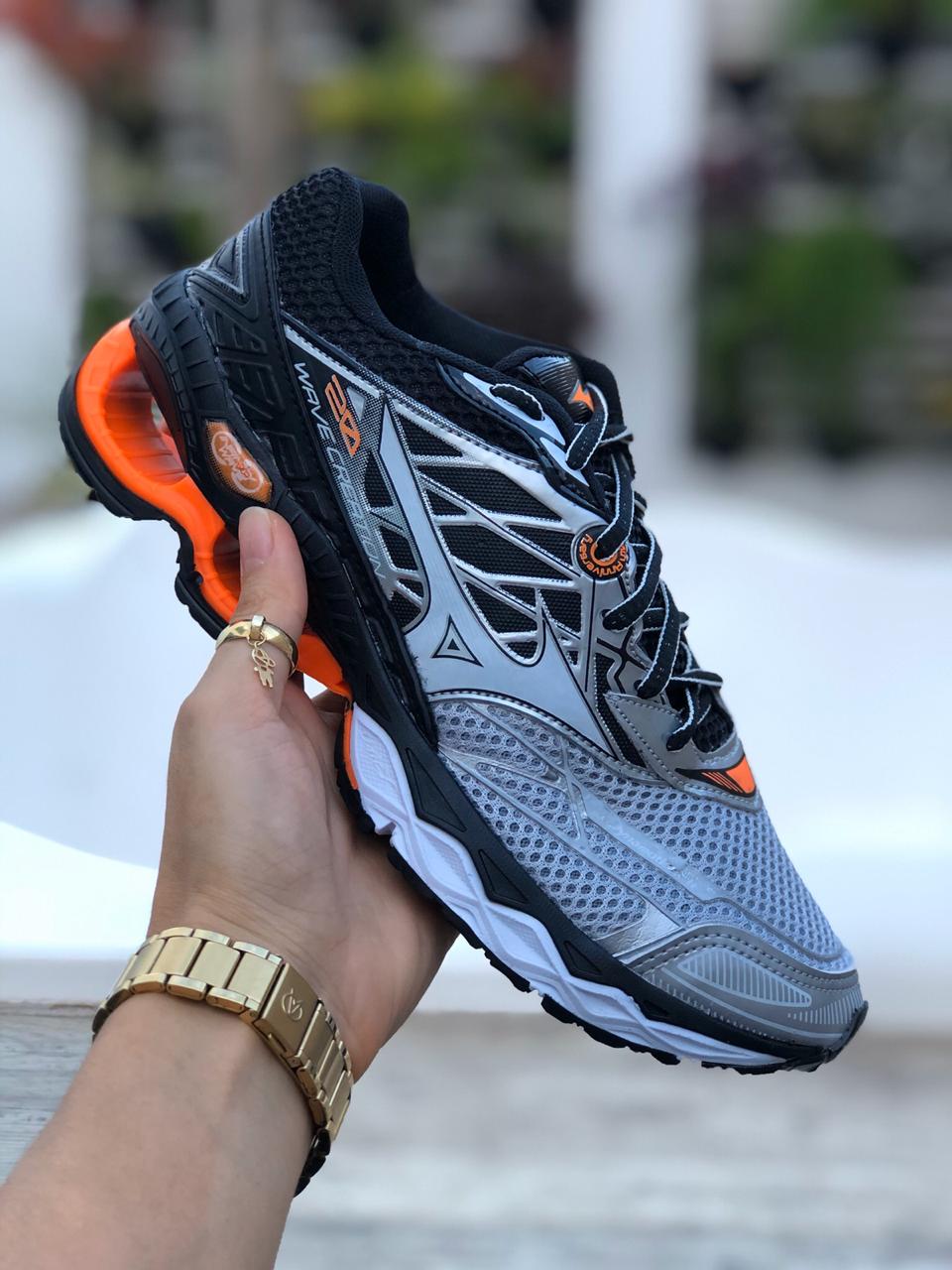 mizuno cinza e laranja