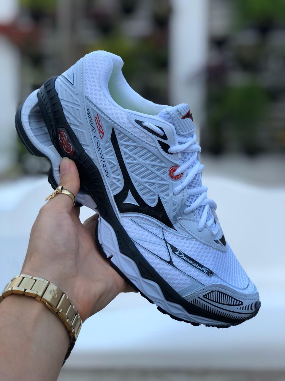 mizuno hype